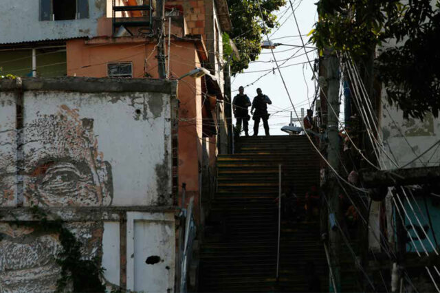 Dominio armado: el poder territorial de las facciones, los comandos y las milicias en Río de Janeiro