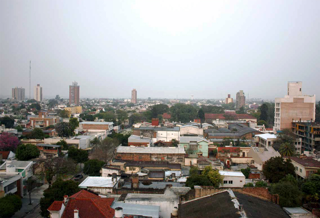 El derecho de los pobres a la ciudad en el Chaco: Presiones demográficas, déficit habitacional y regularización dominial