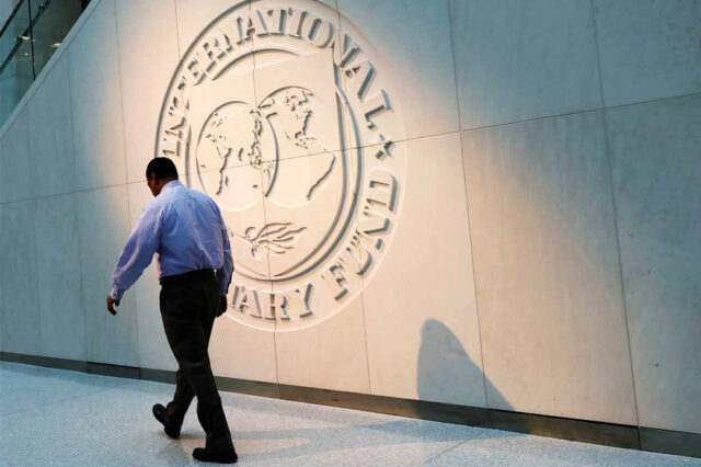 Ni marioneta ni experto independiente. ¿A quién responde el FMI?